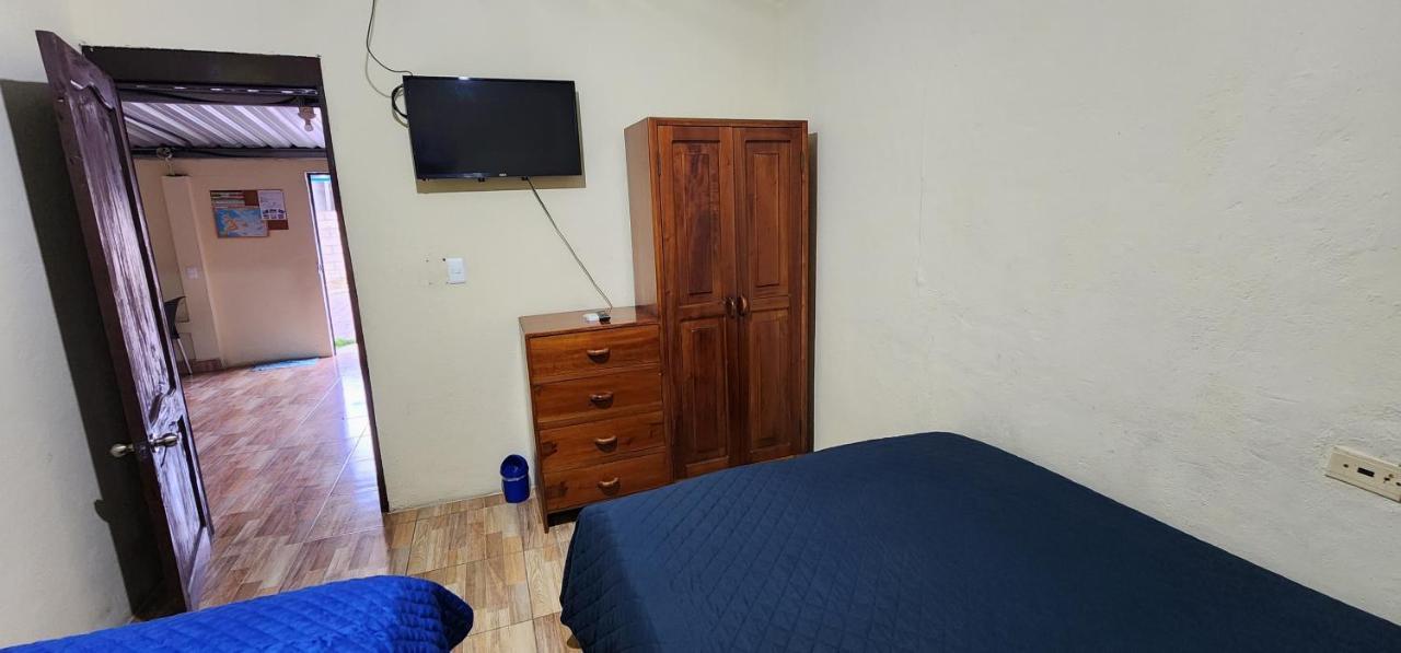 Departamento Amoblado Starlink -Pto Ayora Appartement Puerto Ayora  Buitenkant foto