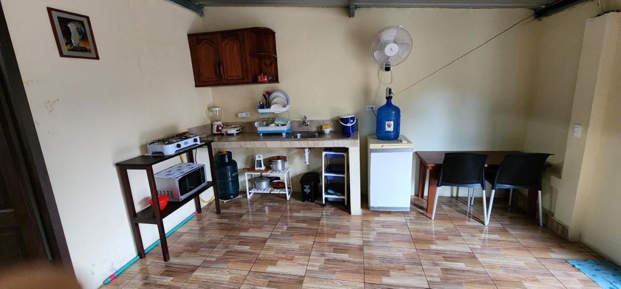 Departamento Amoblado Starlink -Pto Ayora Appartement Puerto Ayora  Buitenkant foto